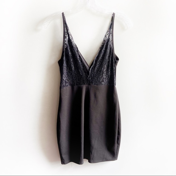 Lulu’s Martell black lace bodycon mini dress - Picture 6 of 7